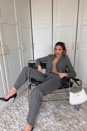 150040 TOPTAN ÇİZGİLİ PANTOLON TAKIM