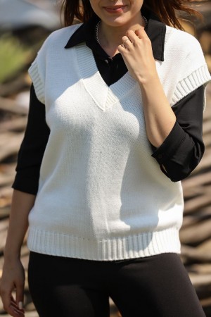 174776 TOPTAN BEYAZ SÜVETER