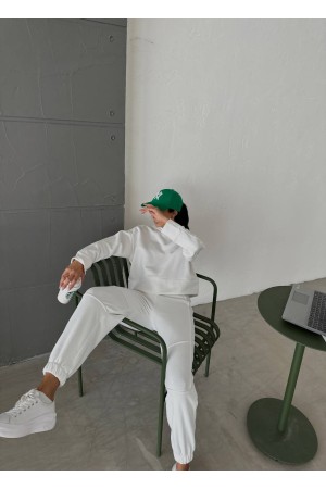 177620 TOPTAN BEYAZ EŞOFMAN TAKIM