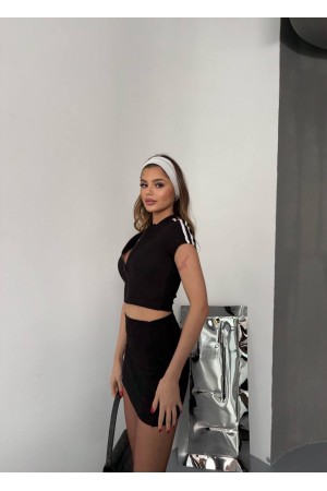 182776 TOPTAN SİYAH CROP