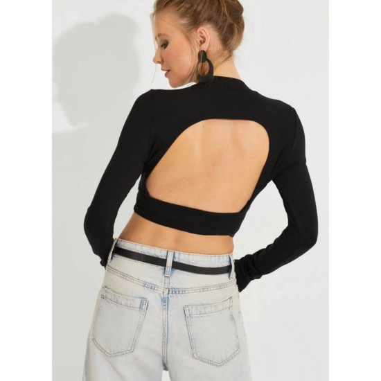 202617 black Crop