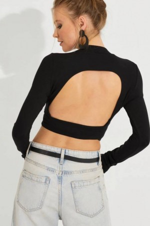 204266 TOPTAN SİYAH CROP