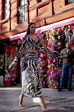 207322 TOPTAN DESENLİ ETEK TAKIM