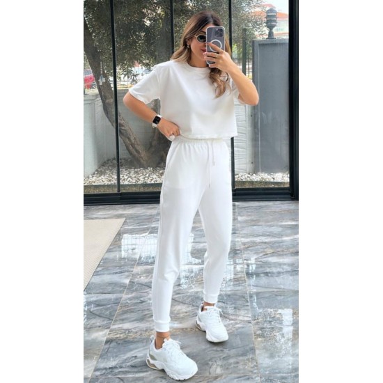 207981 TOPTAN BEYAZ EŞOFMAN TAKIM