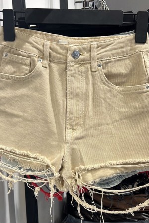 209778 beige SHORTS