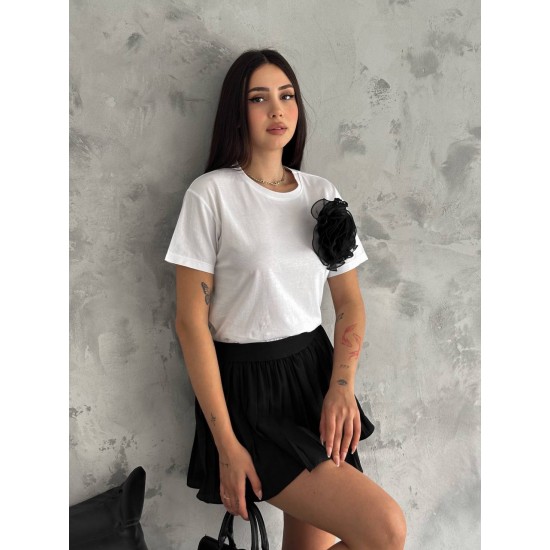 210004 white T shirts