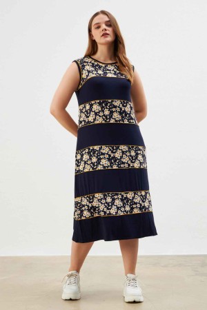 216622 patterned DRESS