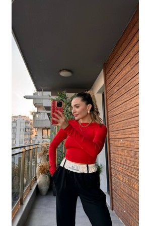 220105 red BLOUSE
