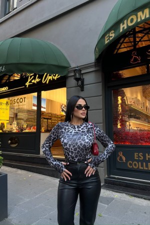 220112 TOPTAN LEOPAR BLUZ