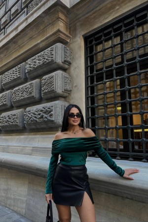 220120 TOPTAN ZÜMRÜT YEŞİL BLUZ