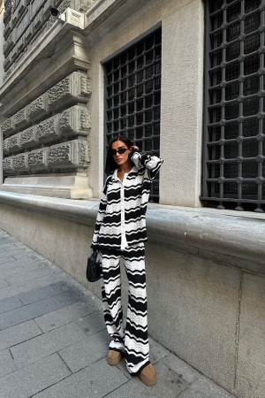 222835 TOPTAN ÇİZGİLİ PANTOLON TAKIM