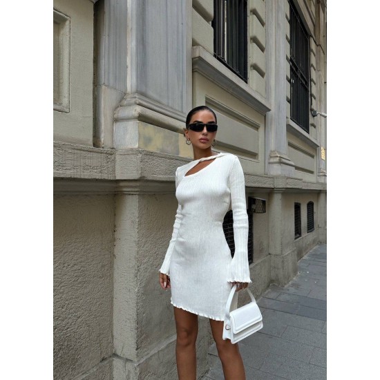 222847 TOPTAN BEYAZ ELBİSE