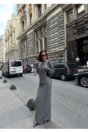 222938 TOPTAN GRİ ETEK TAKIM