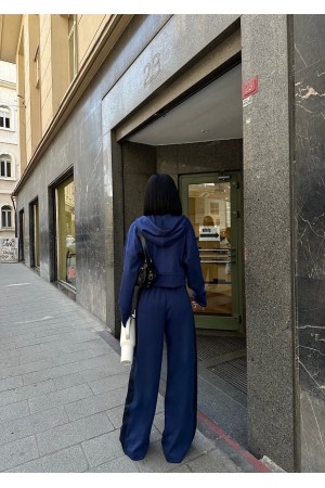 222958 TOPTAN LACİVERT EŞOFMAN TAKIM