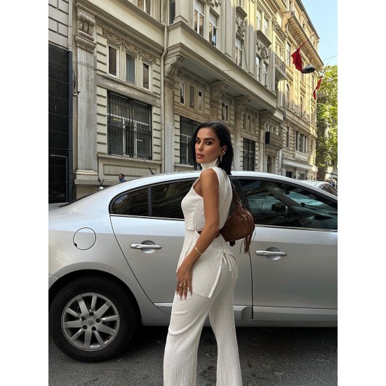 223026 white Pants suit