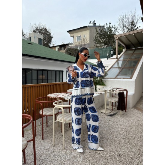 223096 patterned Pants suit