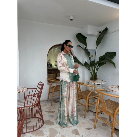 223119 patterned Pants suit