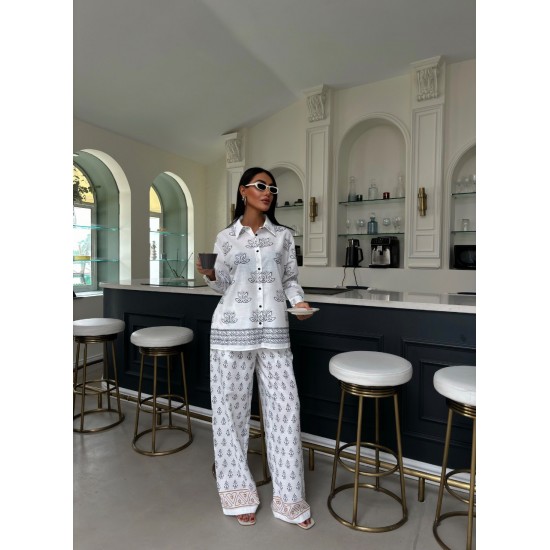 223177 white Pants suit