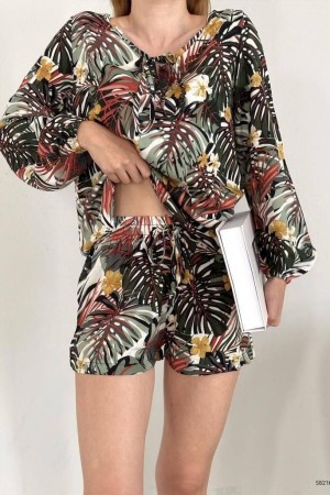 223645 patterned Shorts suit