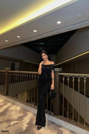 223879 black Evening dress