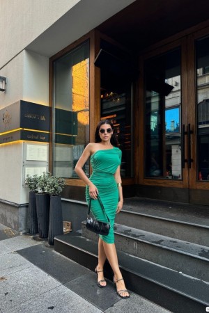 223949 GREEN DRESS