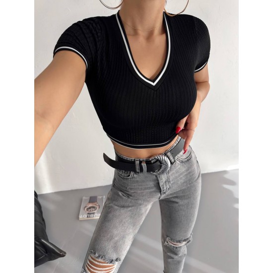 224725 black Crop