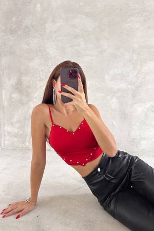 224740 red Crop