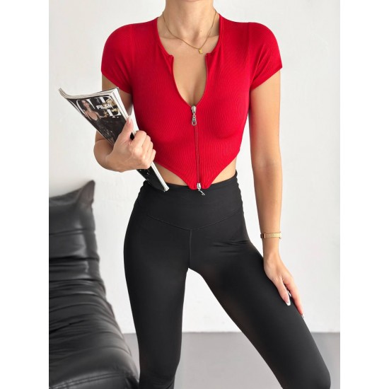 224753 red Crop