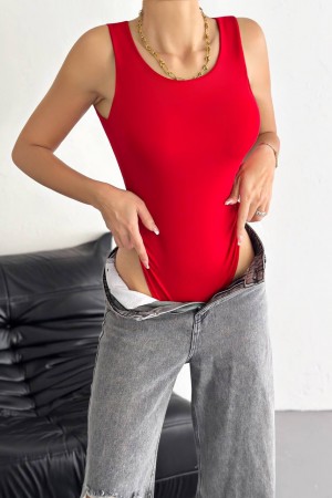 224800 TOPTAN KIRMIZI BODYSUIT