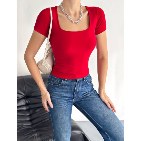 224812 red Crop
