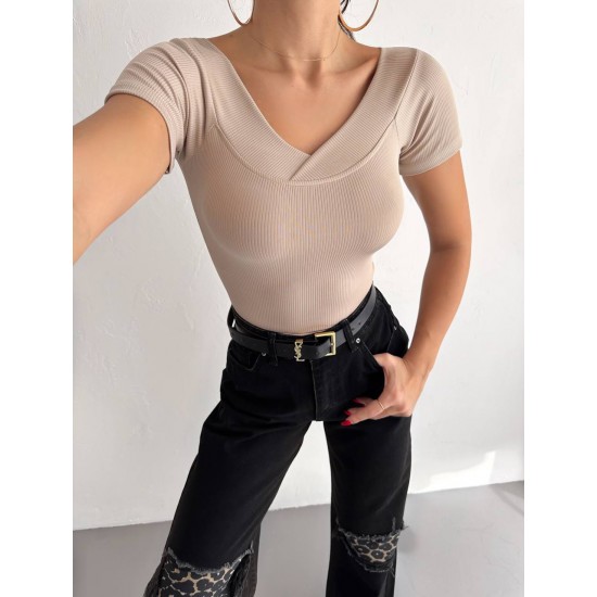 224843 beige Crop