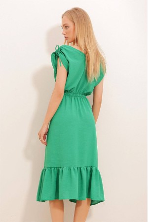 225945 YEŞİL ELBİSE