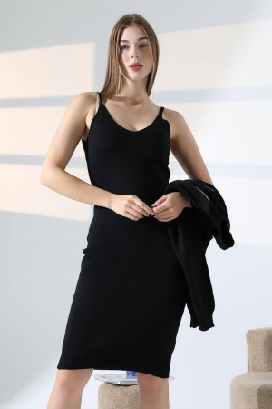 228545 SİYAH ELBİSE