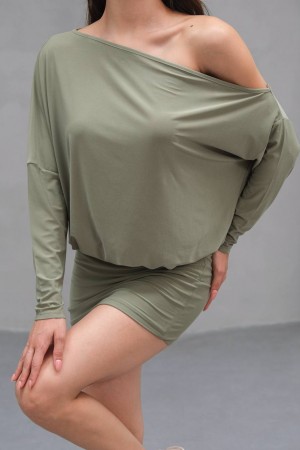 229030 SU YEŞİL ELBİSE