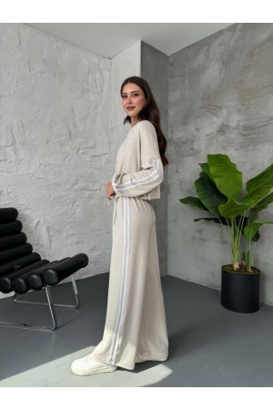 230658 BEIGE "Tracksuit Team"