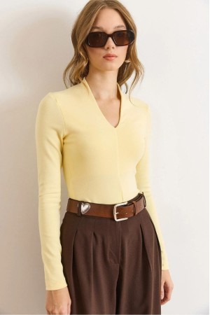 230761 SARI BLUZ