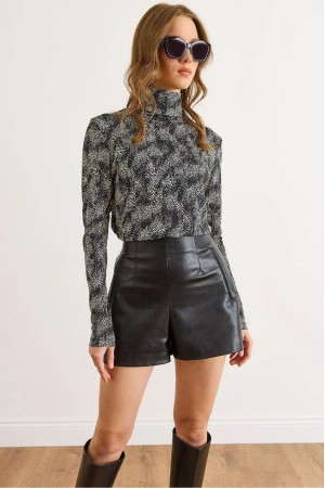 231028 DESENLİ BLUZ