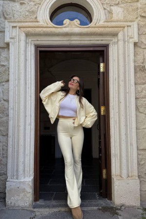 231542 SARI EŞOFMAN TAKIM