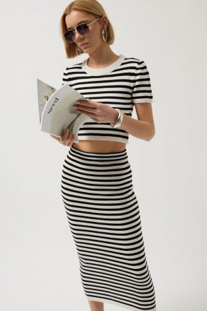 F44528198353079 SİYAH ETEK