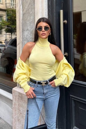 2-PIECE BOLERO & TURTLENECK KNIT TOP 192092