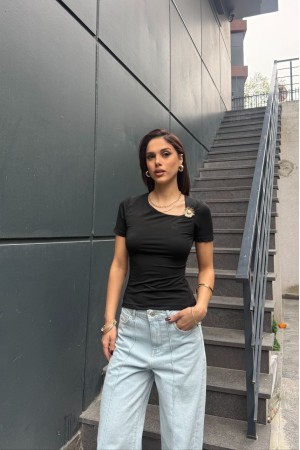 Micro Shoulder Buckle Blouse 189454