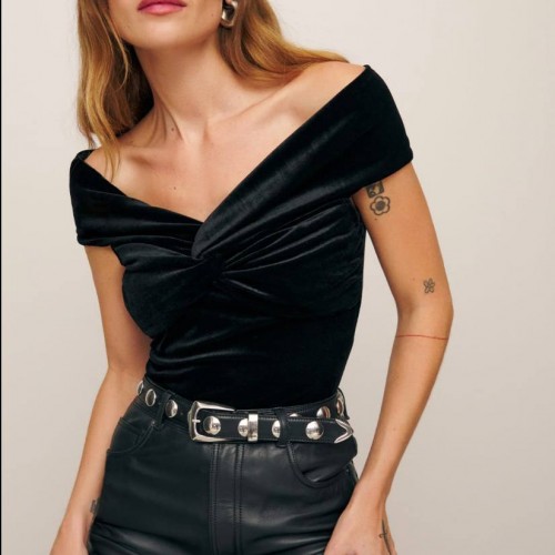 202610 TOPTAN SİYAH BLUZ 202610 TOPTAN SİYAH BLUZ toptan bayan giyim