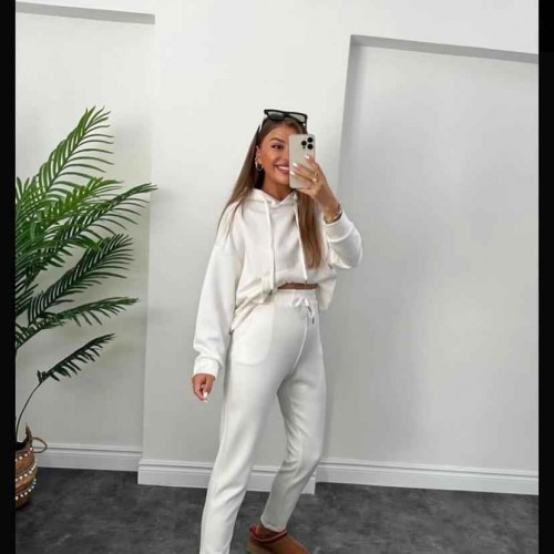 203408 TOPTAN BEYAZ EŞOFMAN TAKIM 203408 TOPTAN BEYAZ EŞOFMAN TAKIM toptan bayan giyim