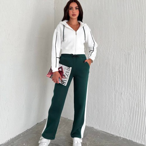 219991 TOPTAN ZÜMRÜT YEŞİL EŞOFMAN TAKIM 219991 TOPTAN ZÜMRÜT YEŞİL EŞOFMAN TAKIM toptan bayan giyim